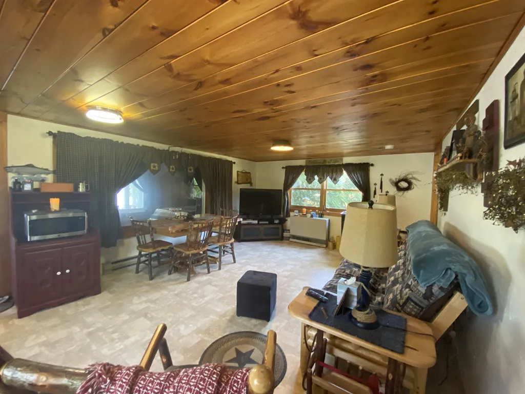 42 Pumphouse North Lane Alburgh VT 05440