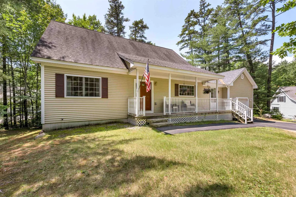 33 D Sands Circle Conway NH 03813
