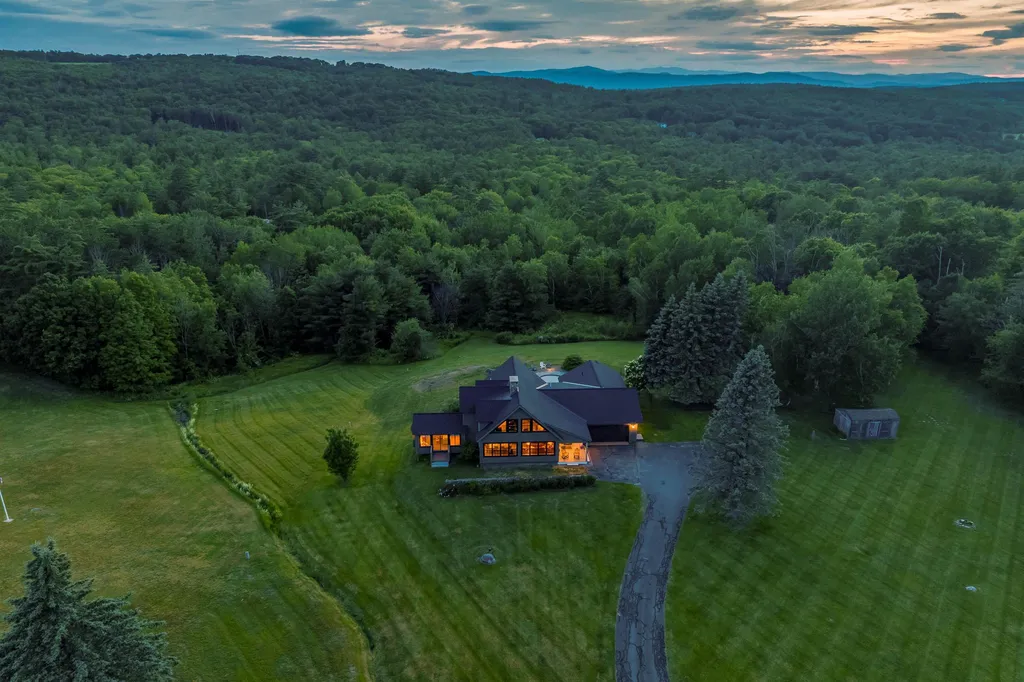 513 Belknap Mountain Road Gilford NH 03249
