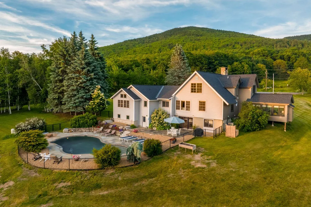 513 Belknap Mountain Road Gilford NH 03249