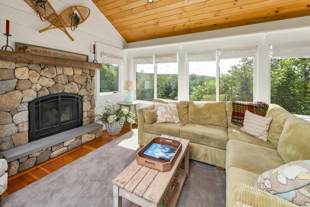 513 Belknap Mountain Road Gilford NH 03249