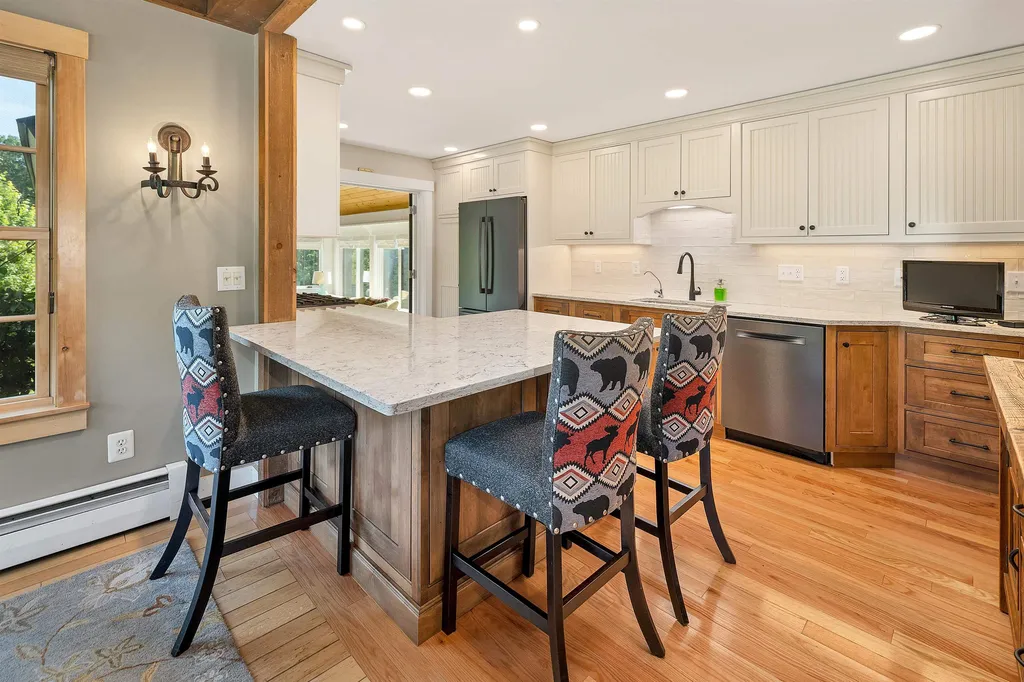 513 Belknap Mountain Road Gilford NH 03249