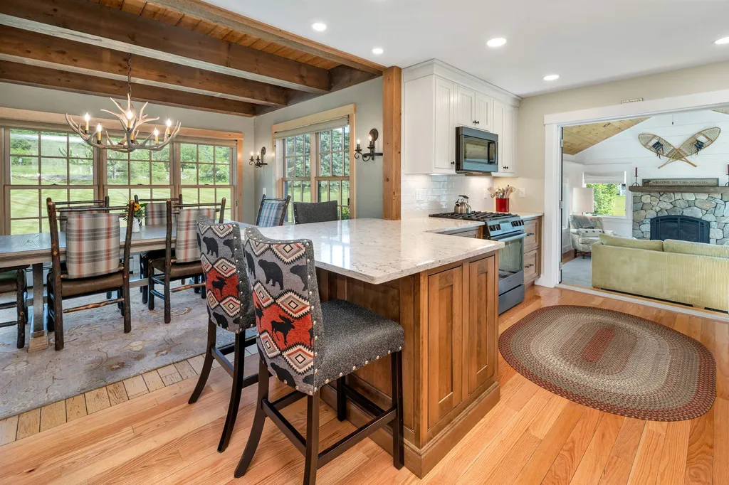 513 Belknap Mountain Road Gilford NH 03249