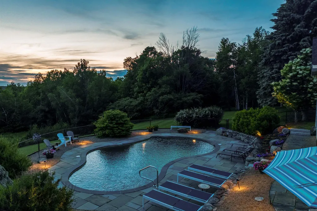 513 Belknap Mountain Road Gilford NH 03249