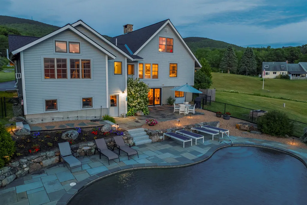 513 Belknap Mountain Road Gilford NH 03249