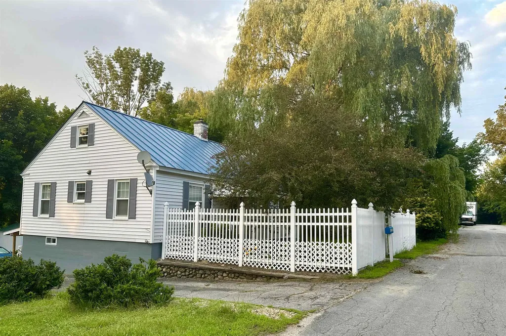 19 Hartford Street Claremont NH 03743