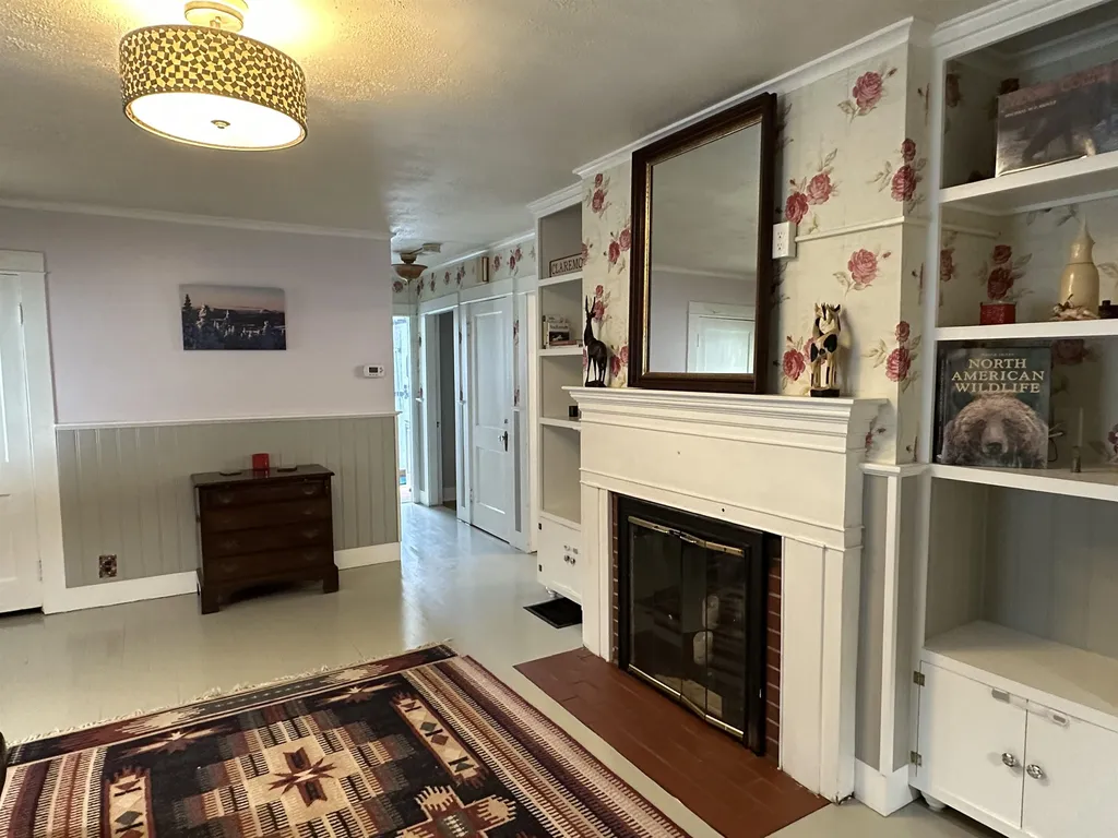19 Hartford Street Claremont NH 03743