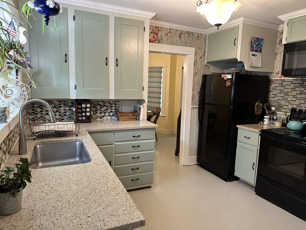 19 Hartford Street Claremont NH 03743