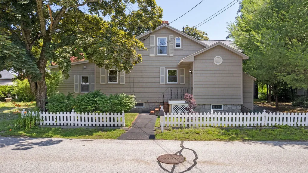 271 Stark Lane Manchester NH 03102