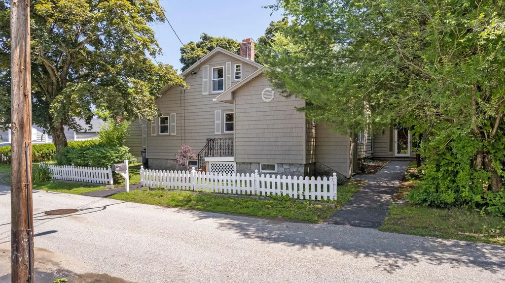 271 Stark Lane Manchester NH 03102
