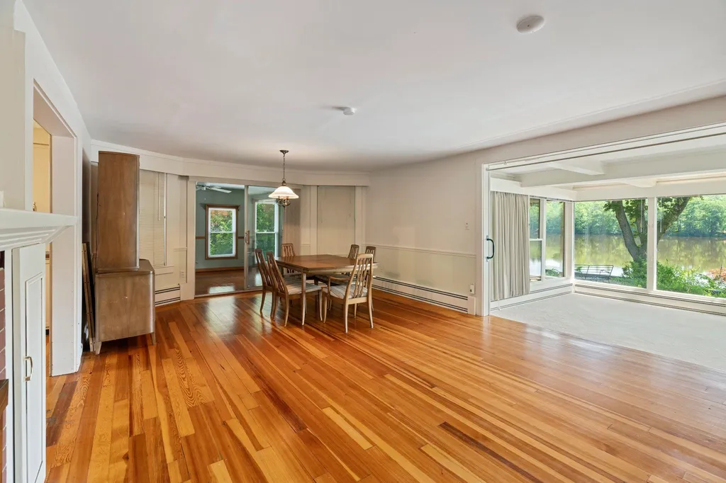271 Stark Lane Manchester NH 03102