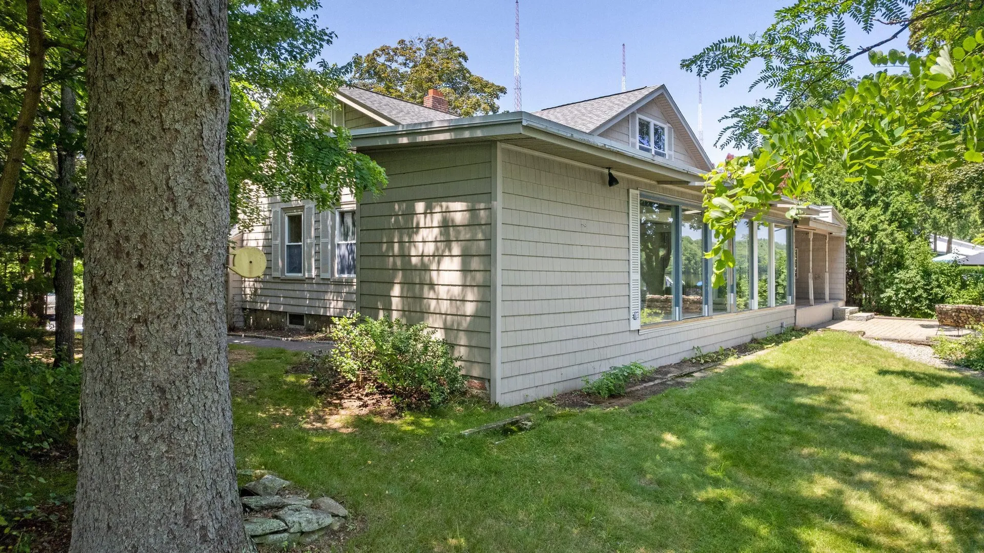 271 Stark Lane Manchester NH 03102