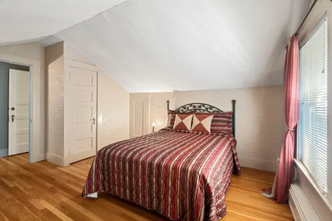 271 Stark Lane Manchester NH 03102