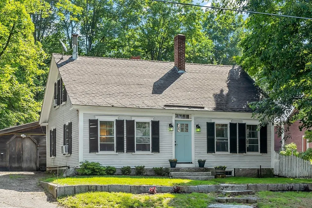 39 Park Street Henniker NH 03242