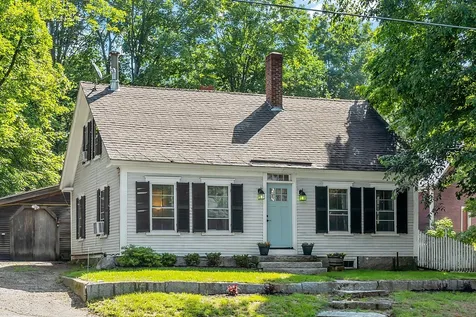 39 Park Street Henniker NH 03242