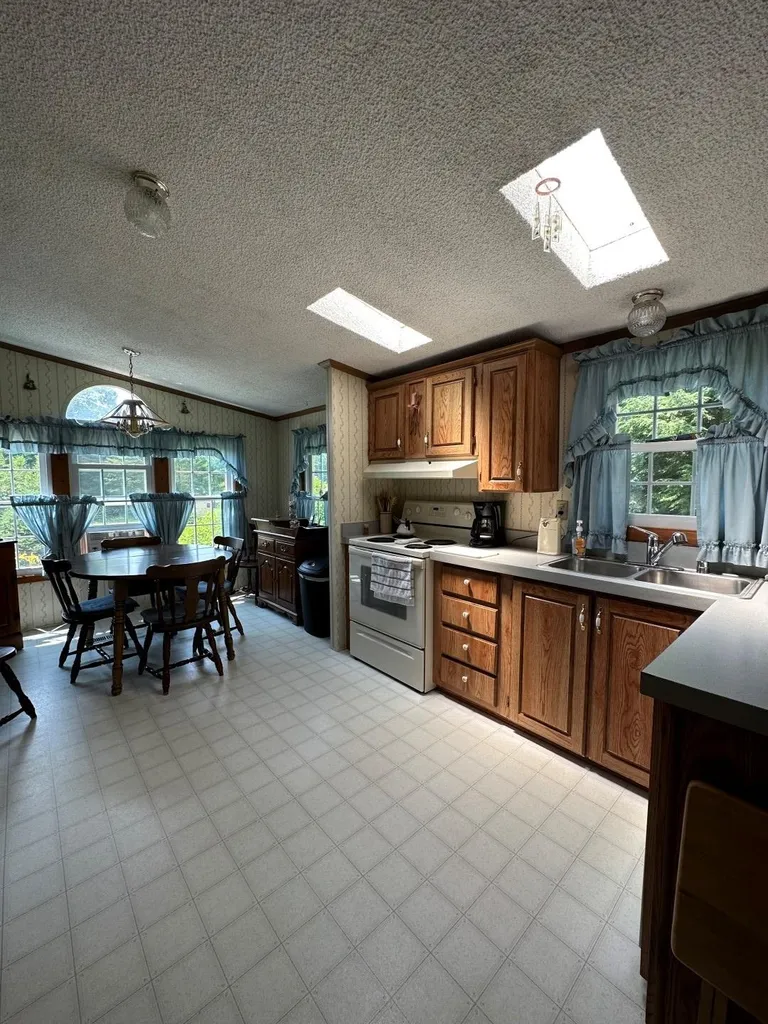 15 Brookview Road Swanzey NH 03446