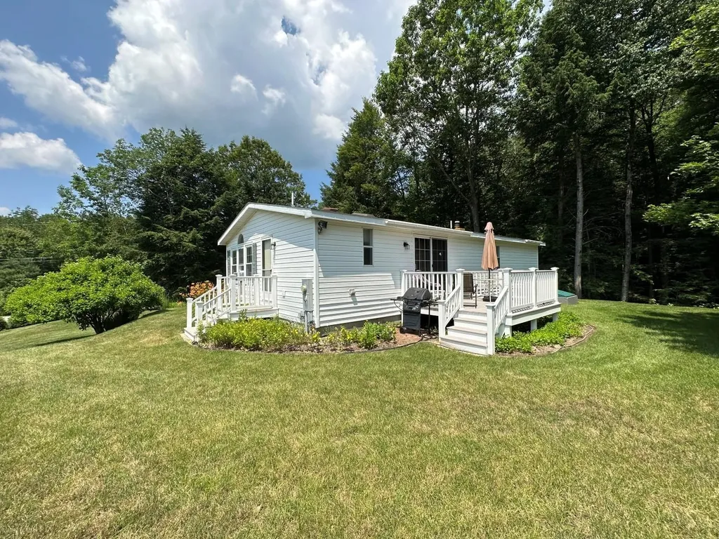 15 Brookview Road Swanzey NH 03446