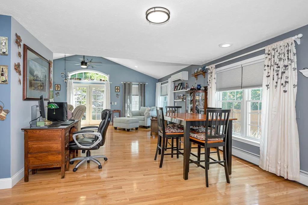 52 Pasture Drive Manchester NH 03102