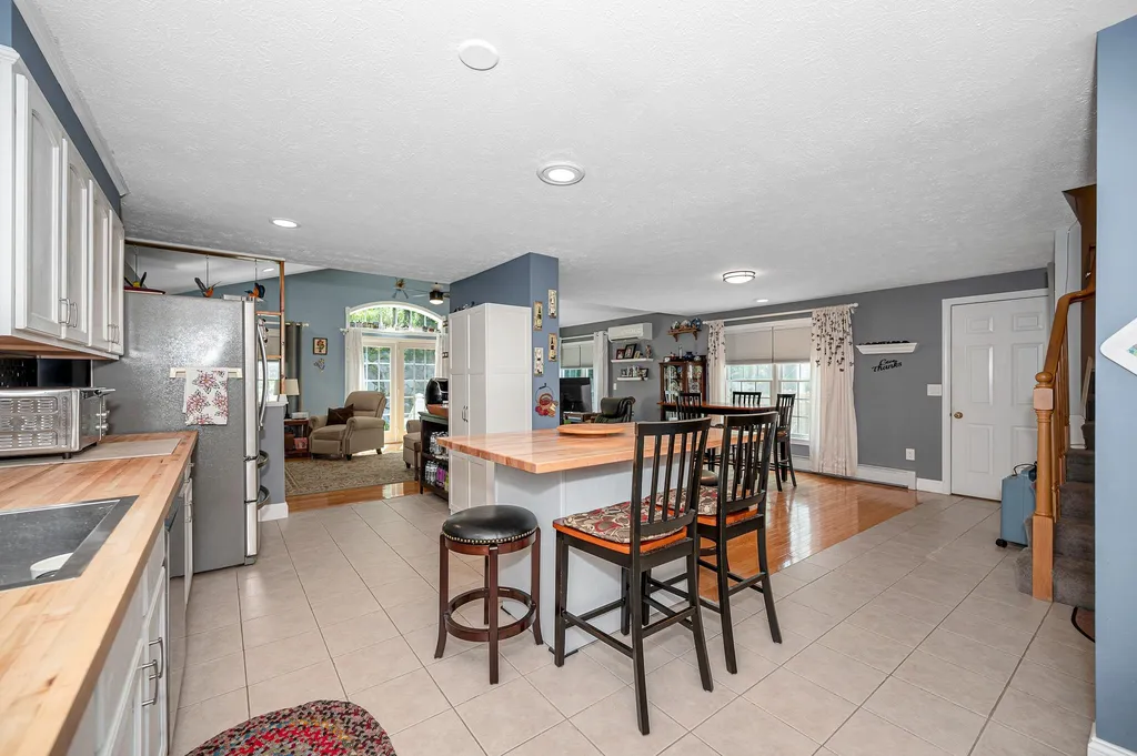 52 Pasture Drive Manchester NH 03102