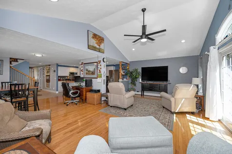 52 Pasture Drive Manchester NH 03102