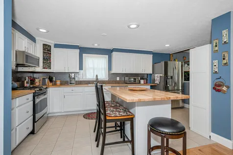 52 Pasture Drive Manchester NH 03102