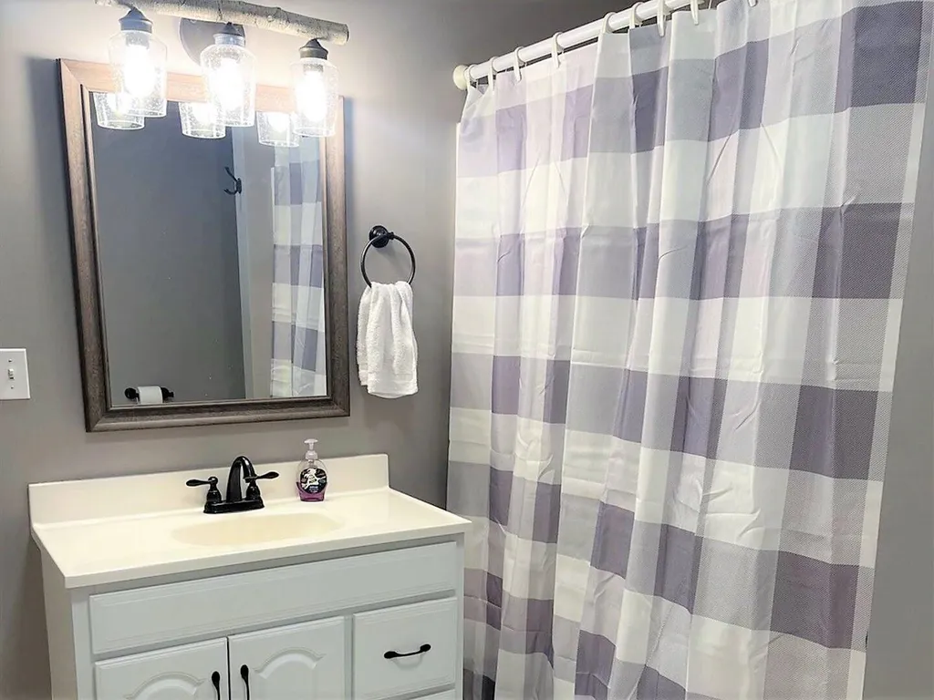 127 Stevenson Drive Tamworth NH 03886