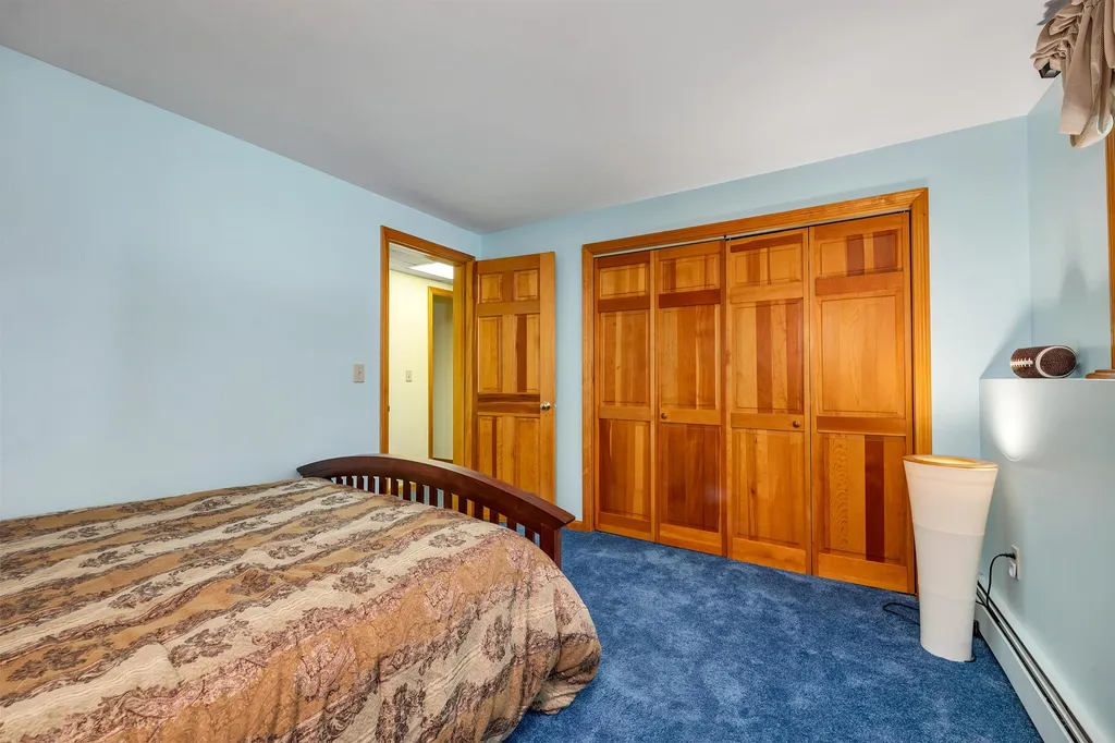 62 Spitzen Street Moultonborough NH 03254