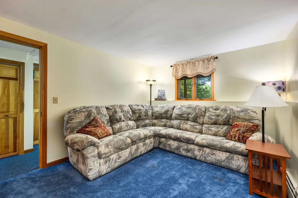 62 Spitzen Street Moultonborough NH 03254