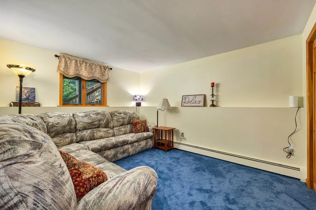 62 Spitzen Street Moultonborough NH 03254