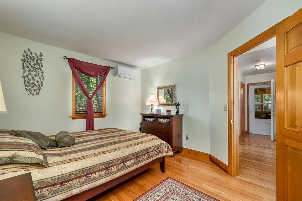 62 Spitzen Street Moultonborough NH 03254