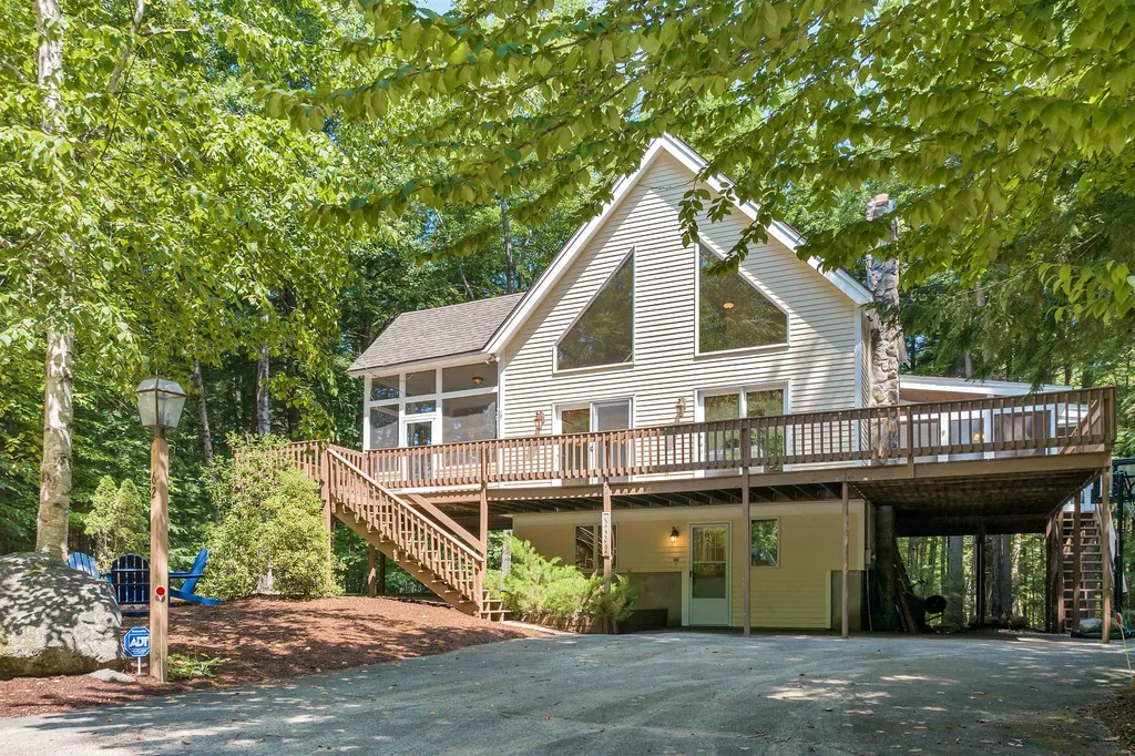 62 Spitzen Street Moultonborough NH 03254