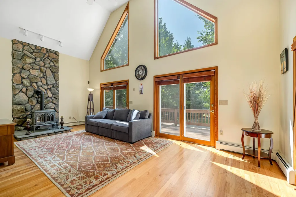 62 Spitzen Street Moultonborough NH 03254