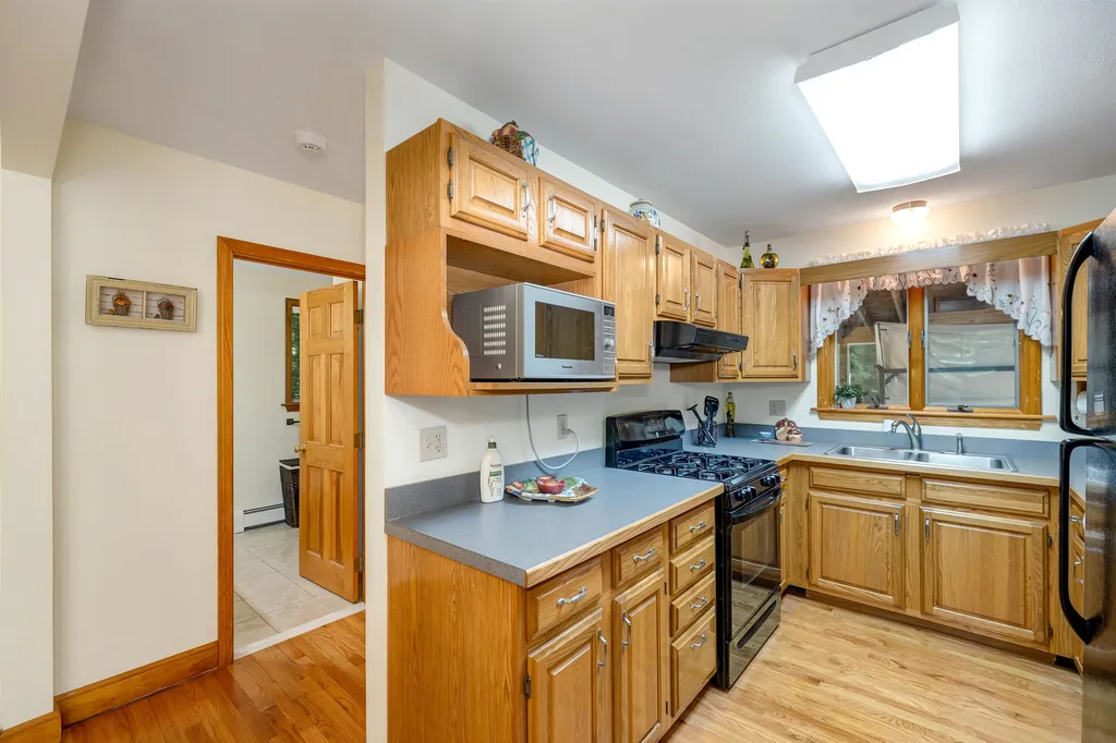 62 Spitzen Street Moultonborough NH 03254