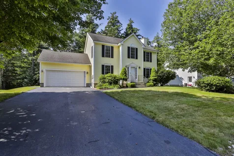 45 Cherrywood Drive Nashua NH 03062