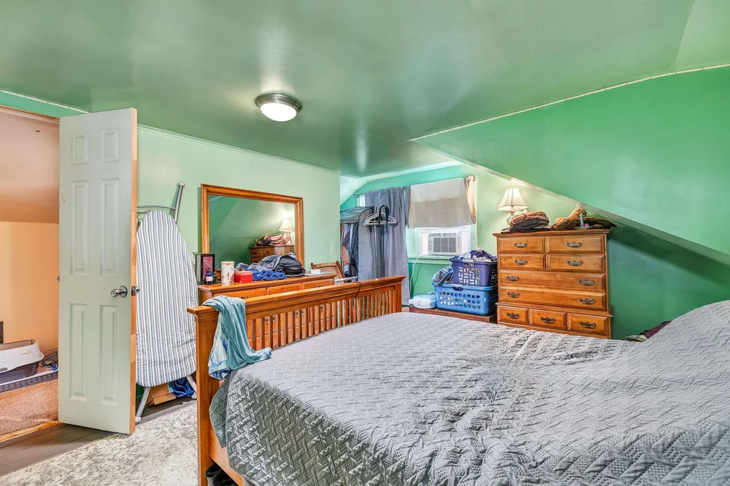 8 Pitman Court Laconia NH 03246