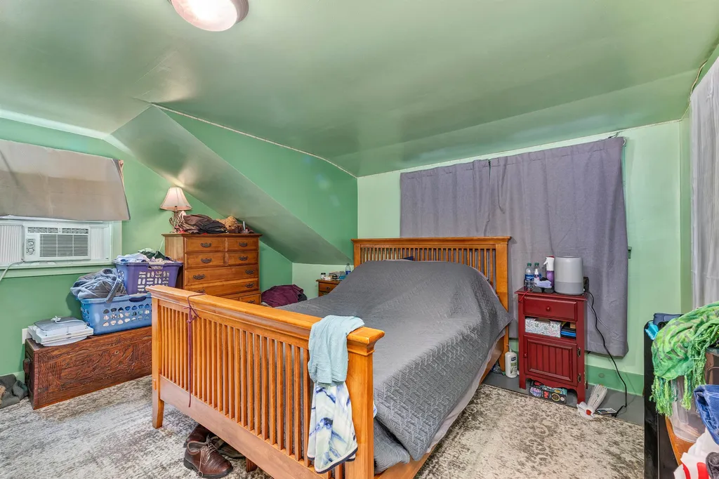 8 Pitman Court Laconia NH 03246