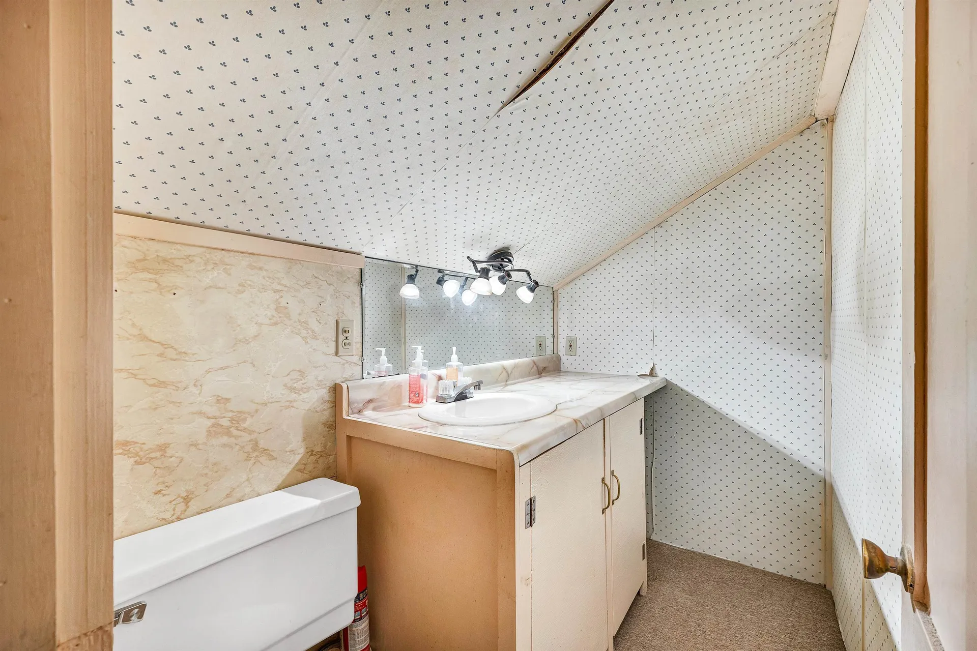 8 Pitman Court Laconia NH 03246