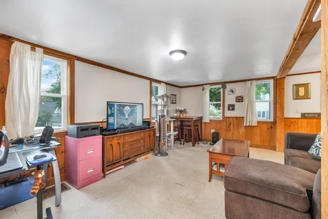 8 Pitman Court Laconia NH 03246