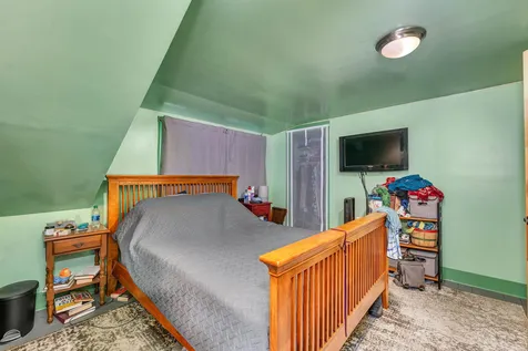 8 Pitman Court Laconia NH 03246