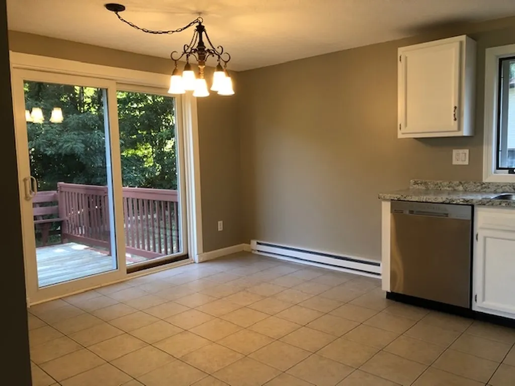 9L Rebecca Lane Derry NH 03038