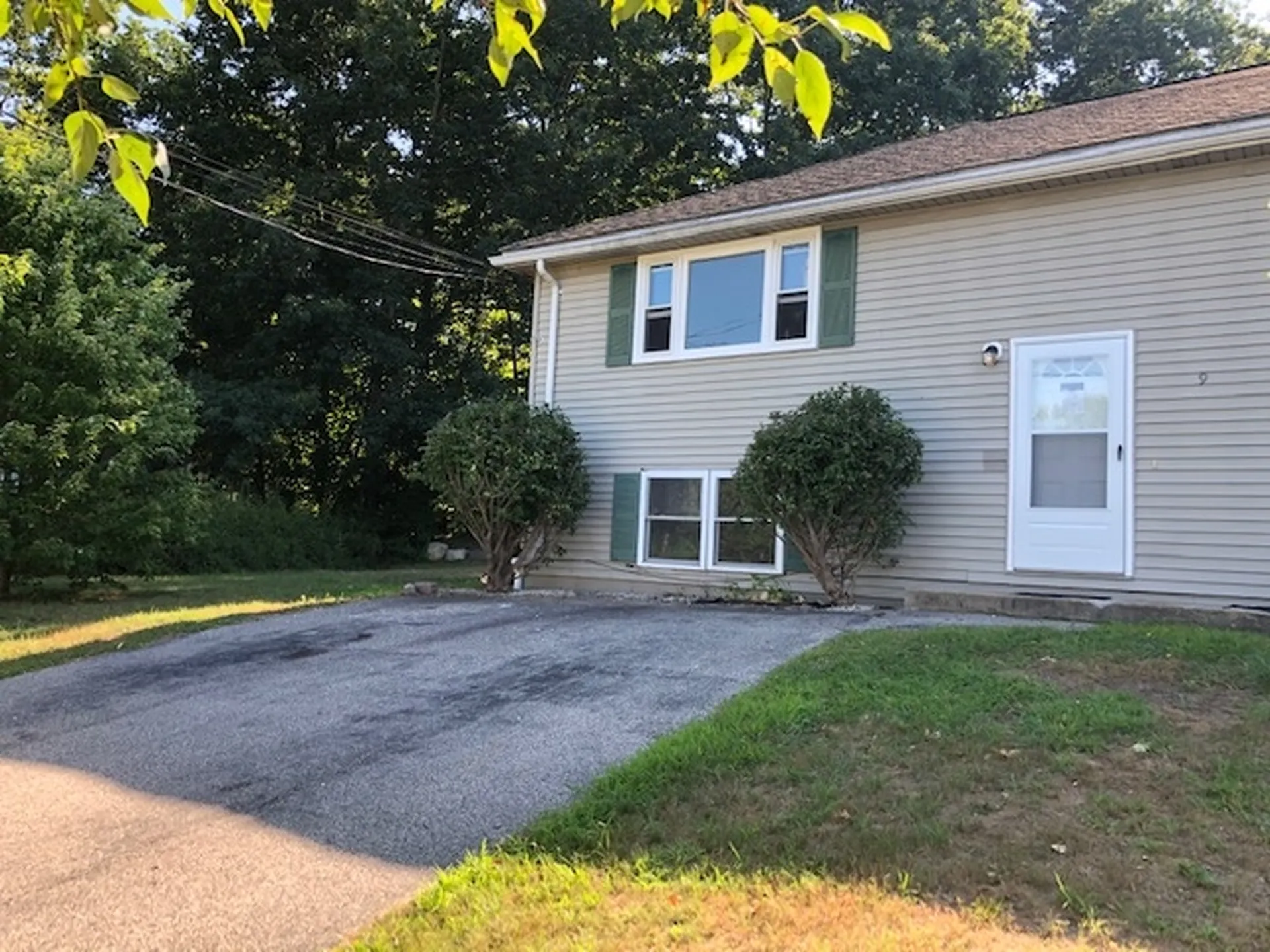 9L Rebecca Lane Derry NH 03038
