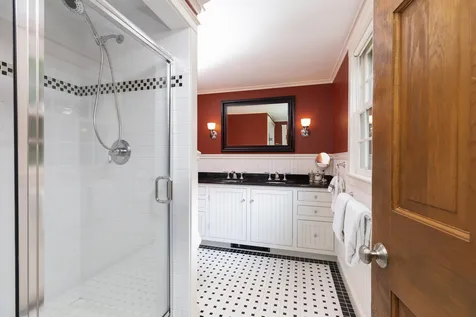231 Pleasant Street New London NH 03257