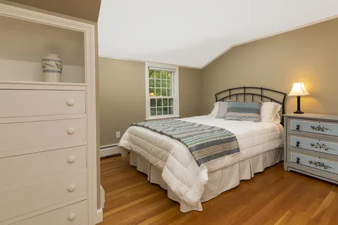 231 Pleasant Street New London NH 03257