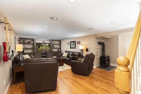 231 Pleasant Street New London NH 03257