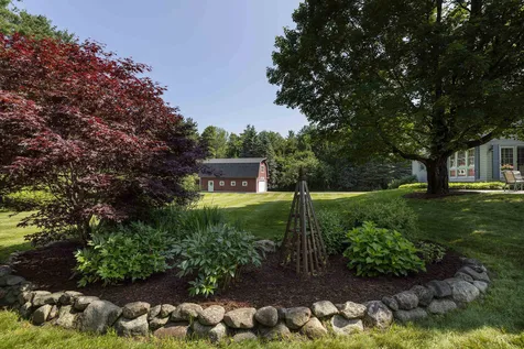231 Pleasant Street New London NH 03257