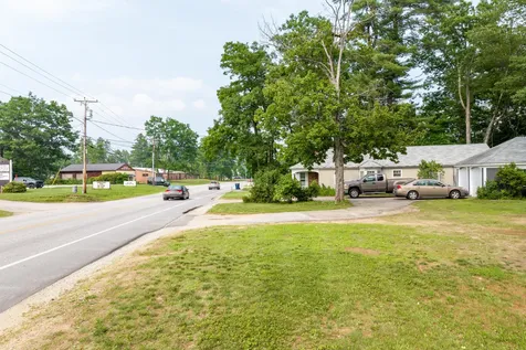 991 Laconia Road Tilton NH 03276