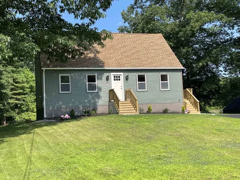 3 Cranberry Lane Pelham NH 03076
