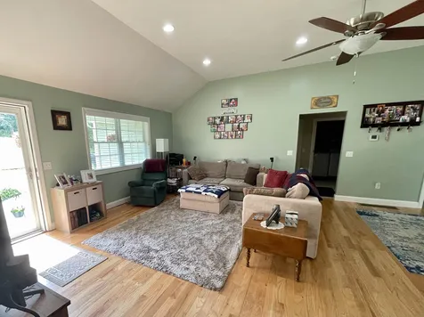 197 Oak Hill Avenue Manchester NH 03104