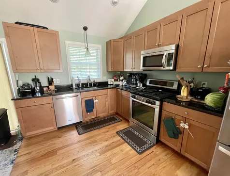 197 Oak Hill Avenue Manchester NH 03104