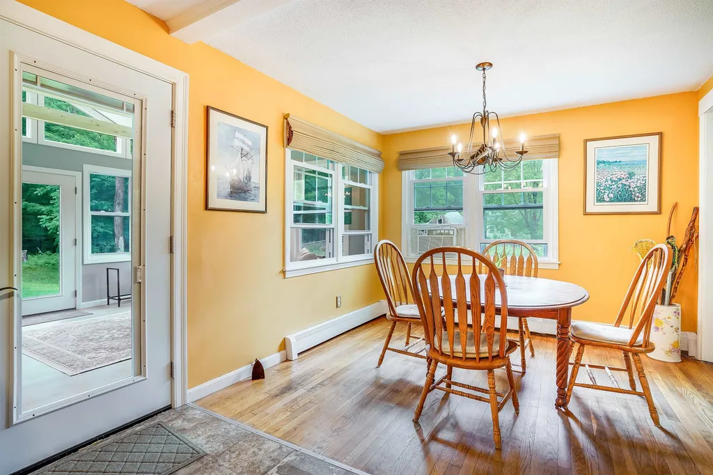 32 New Boston Road Amherst NH 03031